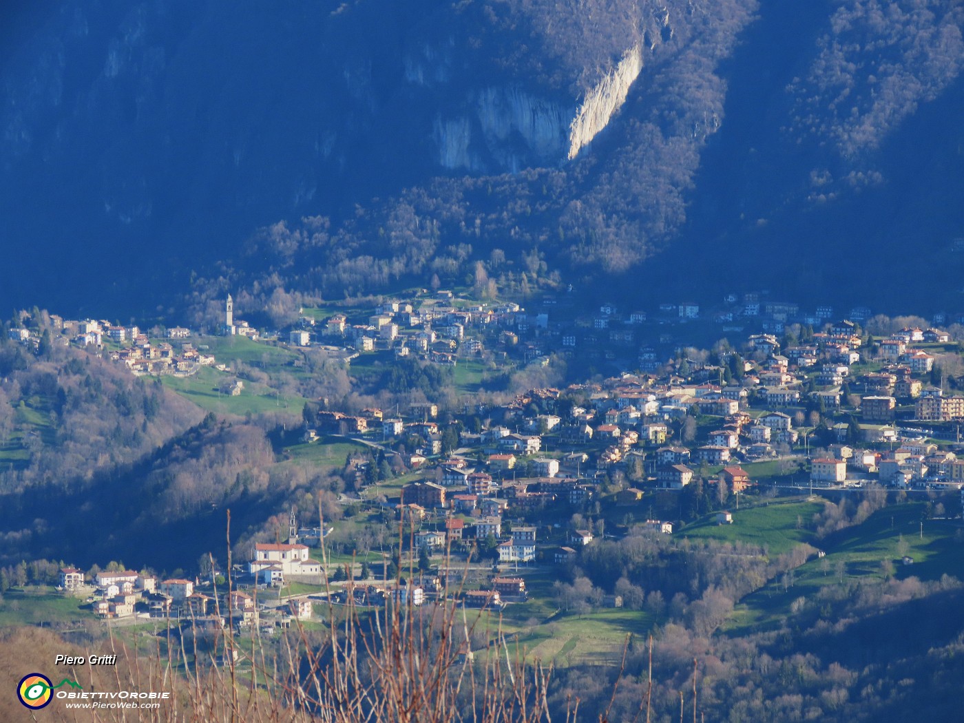 14 Zoom verso Cornalba e 'Corna Bianca'.JPG